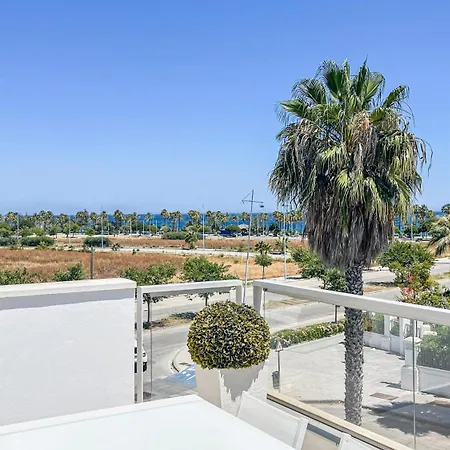 Beachfront Luxury Rooftop Penthouse Wifi Pools Grill I O Nac Paddle Apartment