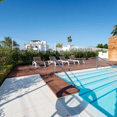 Beachfront Luxury Rooftop Penthouse Wifi Pools Grill I O Nac Paddle Apartment